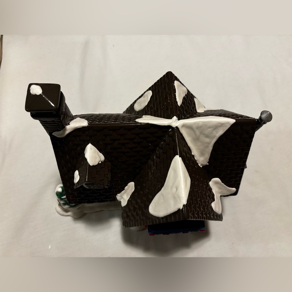 Dept. 56 Snow Village Skate & Ski Shop, circa 1994 - Picture 9 of 9